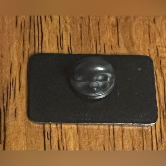 NEW - Hello I'm Easily Distracted Enamel Pin - Picture 2 of 2